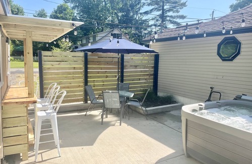 Lakewood Cottage | NEW Chautauqua Cottage, Lake Views, King Bed & Hot Tub
