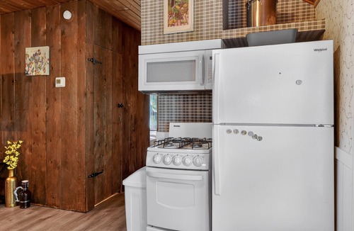 West Seneca Apartment | NEW! City Explorer Basecamp Buffalo