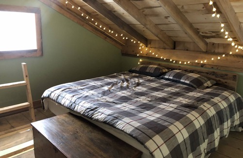 Woolwich Cabin | New Cozy Cabin on the Water with Sauna Access!