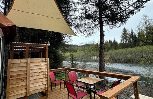 Bear Creek Cabin | New creekside yurt with Mountain View’s, minutes from town!
