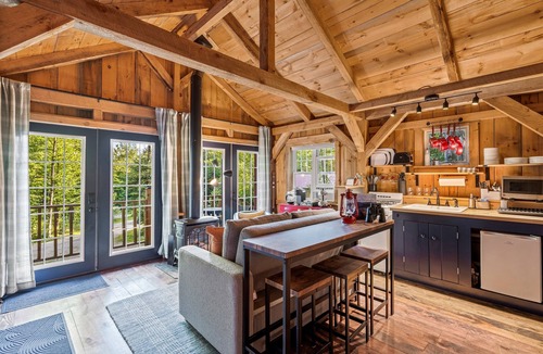 Bethel Cabin | New England Escape Hot Tub Dogs Welcome