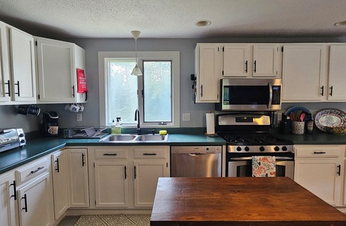 Pemaquid Beach House | New for 2026. Very private setting only 1/3 mile from beach!