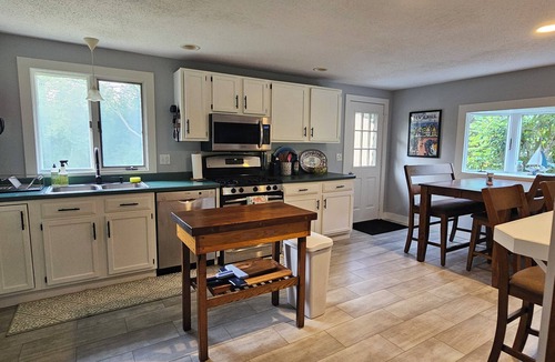 Pemaquid Beach House | New for 2026. Very private setting only 1/3 mile from beach!