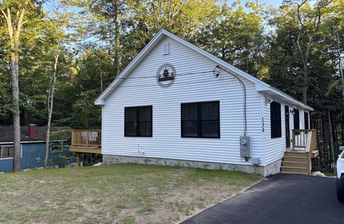 Bridgton House | New home in the lakes region. 1/2 mile to Pleasant Mountain and Moose Pond