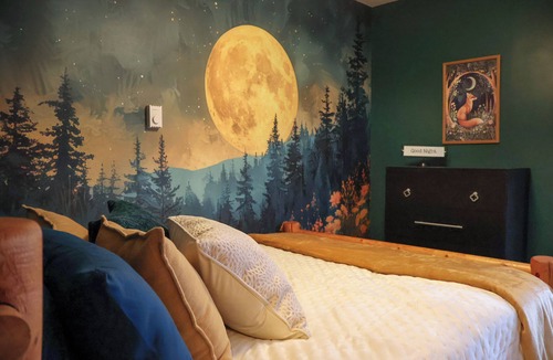 Naples Cabin | NEW! Hot Tub Ski Lodge Near Bristol & Hunt Hollow. Finger Lakes, Games & Firepit
