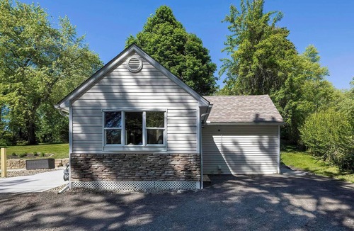 North East House | NEW! Lake Cottage Getaway | Beach Access + Pets OK | South Cottage
