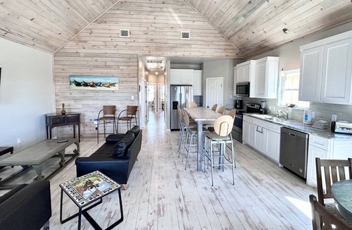 Flour Bluff House | New Listing! Near the Water with Private Pier, Boat Slip & Community Pool!