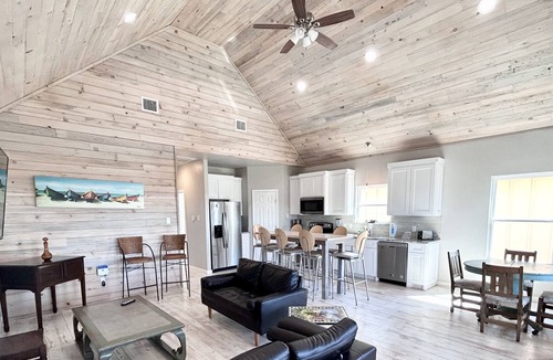 Flour Bluff House | New Listing! Near the Water with Private Pier, Boat Slip & Community Pool!