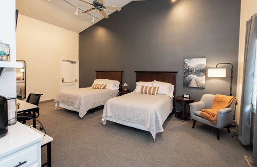 Erie Apartment | NEW Luxurious Centrally Located Getaway Suite