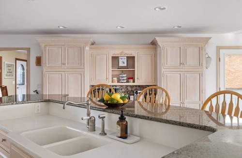 Wellsboro House | New Mansion Sleeps 26 w/Theatre, VIEW, Pickleball