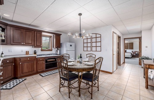 Wellsboro House | New Mansion Sleeps 26 w/Theatre, VIEW, Pickleball