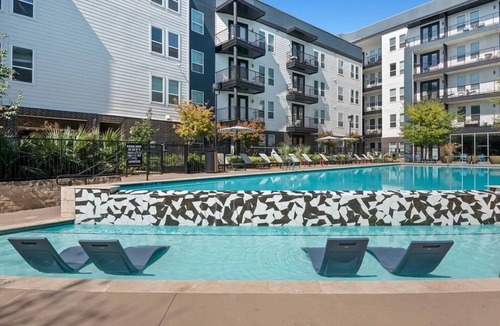 Dallas Design District Apartment | New Modern Luxury Apartment 5 min from Downtown Dallas w/Pool Table, Pool, Gym!