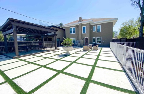 Lower Greenville Apartment | NEW Modern Studio Lower Greenville with Free Coffee