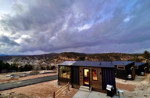 Orderville Cabin | New Modern Tiny House with BBQ in Orderville, Utah