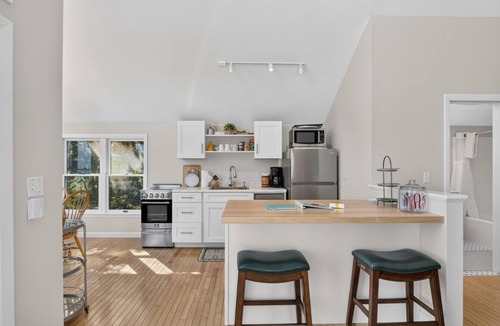 Ocean Point House | New! Peer over the Tree tops for a stunning view of the ocean!