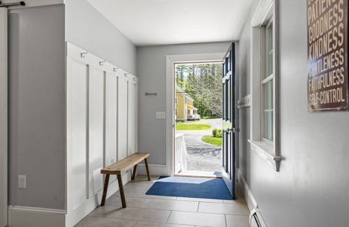 Edgecomb House | New! Perfect for families and larger groups seeking comfort and gathering space!