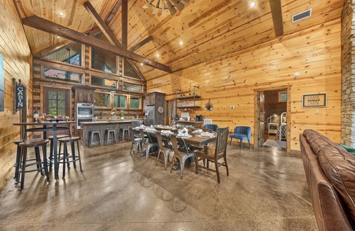 Hochatown Cabin | NEW! Private Pool | Sauna | Mini Golf | Cabana!