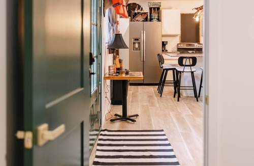 Shell Knob House | New Renovated Camp House 2BR with Marina and Park Amenities Sleeps 6 comfortably