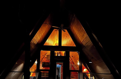Afton Cabin | NEW! Romantic Adults only secluded Aframe on Grand Lake O’Cherokees. Lake front.