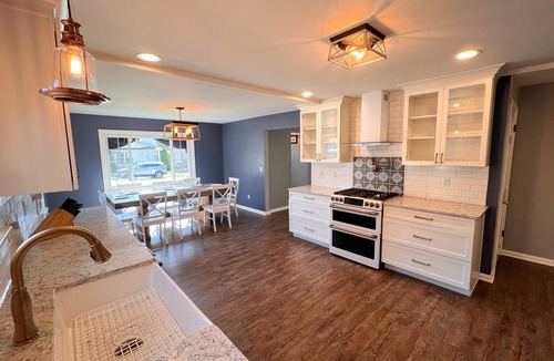 Lawrence Park House | NEW Spacious Oasis near quiet beach! Private backyard, games, gorgeous kitchen