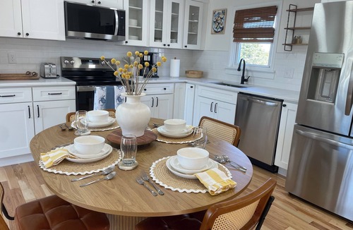 Point Judith House | NEW! Updated rare 9 bedroom, sleeps 18-20 & short walk to Roger Wheeler Beach!