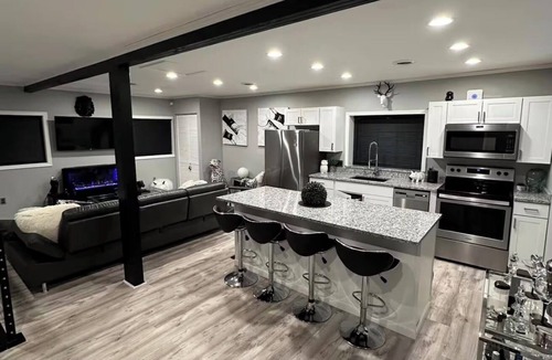 Ross Township House | Newley Updated Modern Entire Home
