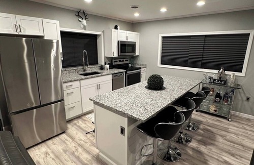 Ross Township House | Newley Updated Modern Entire Home