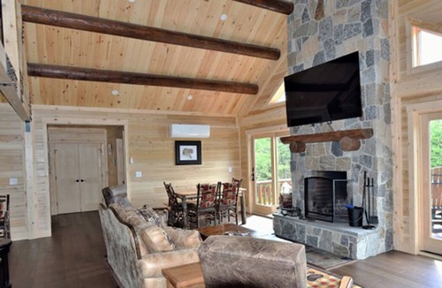 Pittsburg Cabin | Newly Built Log Home, Game Room, Fire Place, Trail access, Back Lake