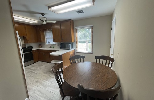Jenks House | Newly remodeled family friendly home in Jenks. Walking distance to Aquarium.