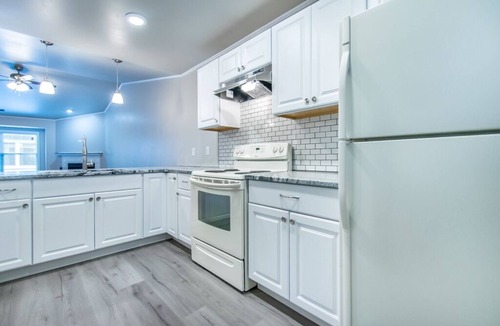 Hampton Condo | Newly Renovated Condo Near Langley Air Force Base