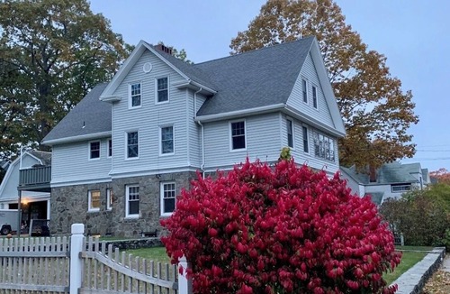 Rosemont House | Newly Renovated Group-Friendly On-Site Parking 10Min to Old Port