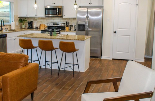 Rowlett House | Newly Renovated Home! GREAT Location. PERFECT for long stays! 🌇