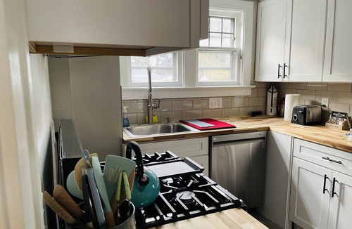 Rochester House | NEWLY RENOVATED home walking distance from Strong Memorial Hospital