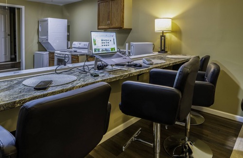 Sharpsville Apartment | Newly renovated studio apartment! Close to Buhl Park and Shenago Reservoir Lake