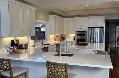Napili House | Newly Renovated Stunning Beachfront 5 Bed, 6.5 Bath Estate with Pool, Spa & AC