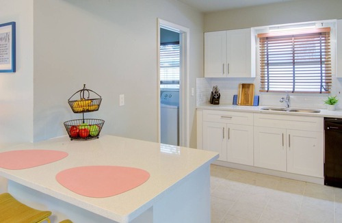 Park East House | Next to Ed Smith Stadium, Close to Beaches & City