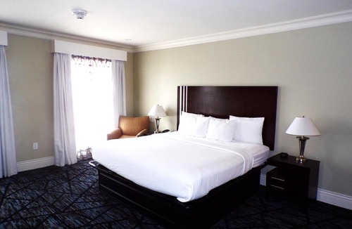 Lewiston Hotel | Niagara Crossing Hotel and Spa