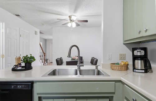 Fairforest House | Nice 2 BR Spartanburg Townhouse Near BMW,GSP Airport,Milliken,Downtown, All HWYs