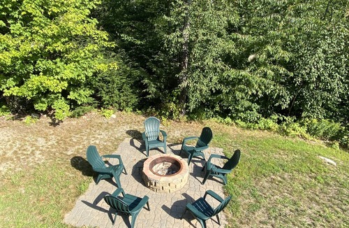 North Bridgton House | Njoy Charm - Gorgeous Family and Pet Friendly Home