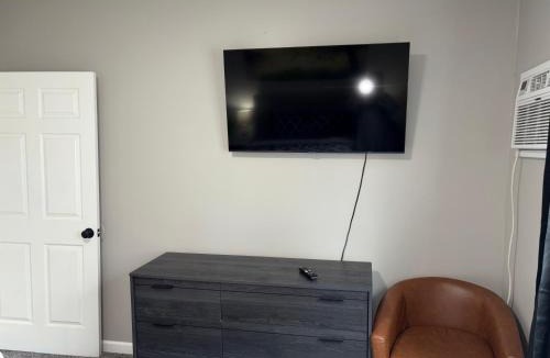 Buffalo Apartment | No Chores, 10min to downtown and 25min to Niagara Falls