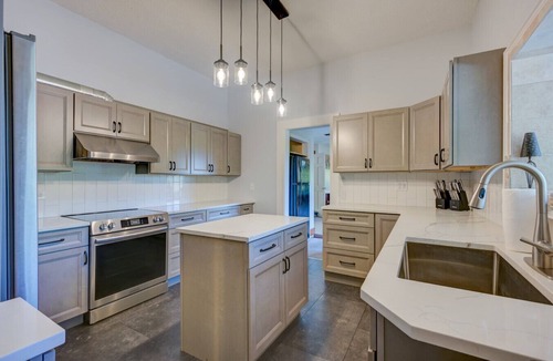 North Conway House | North Conway Getaway | Hot Tub, Pool & Sleeps 25!
