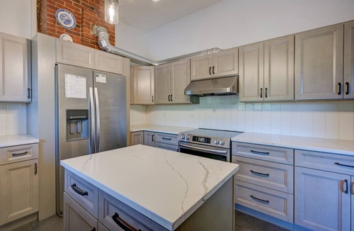 North Conway House | North Conway Getaway | Hot Tub, Pool & Sleeps 25!