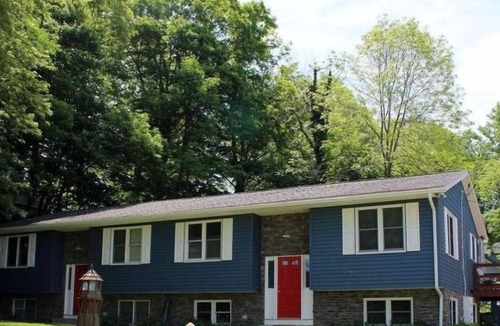 North East House | North East Lake House- 2 Apartments- sleeps 12