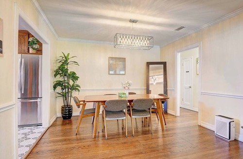 Oak Cliff House | Oak Cliff Oasis I Swim Spa, Sauna, & Gameroom! 10 Min to Bishop Arts District