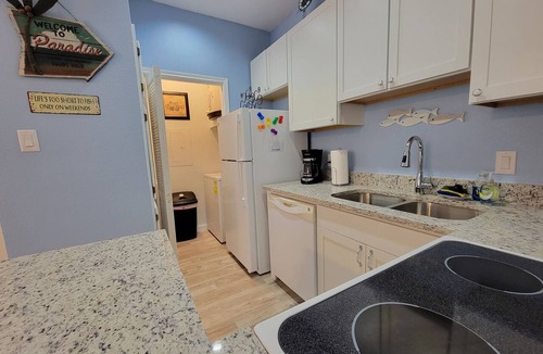 Corpus Christi Condo | Ocean Melody - 1st Floor, Recently Remodeled, Walking distance to Beach!