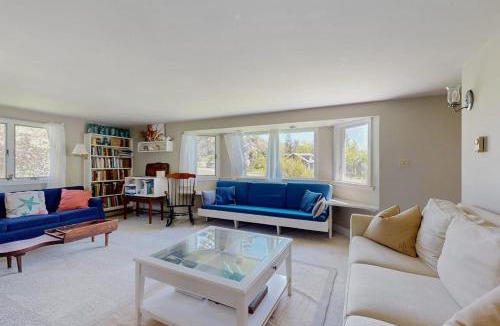 Ocean Point House | Ocean Point Colony Home w/Sunroom & Sweeping Ocean Views, Dog-friendly