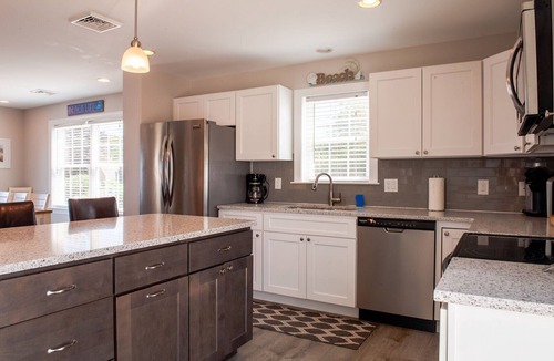 Narragansett House | Ocean Views,150 yards to Scarborough Beach, 6 Bedrooms, 3.5 Bathrooms