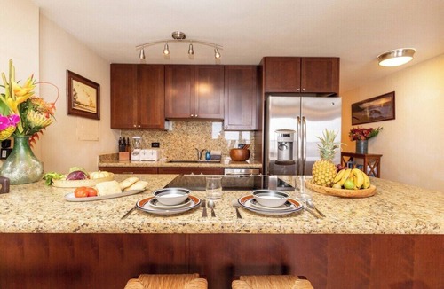 Honokowai Condo | OceanFront 1BD Condo w Ocean Views Pool AC - Kaleialoha 409