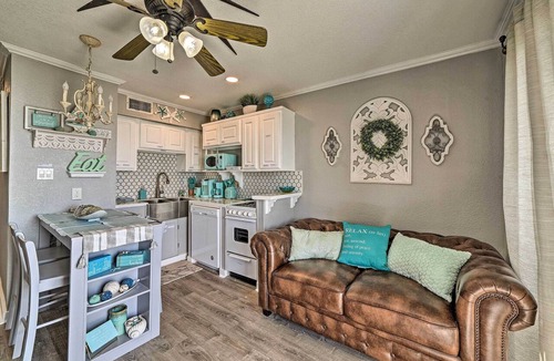 North Beach Condo | Oceanfront Corpus Christi Condo: Resort Perks!