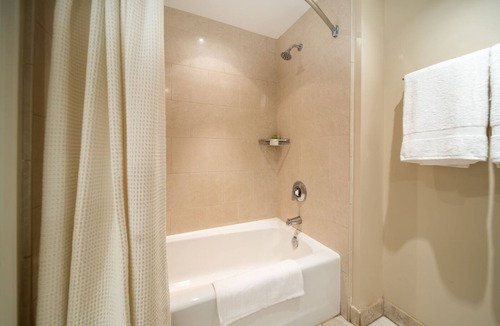 Honokowai Hotel | Oceanfront Maui Stay: 1 Bedroom Mountain View at Honua Kai Resort & Spa
